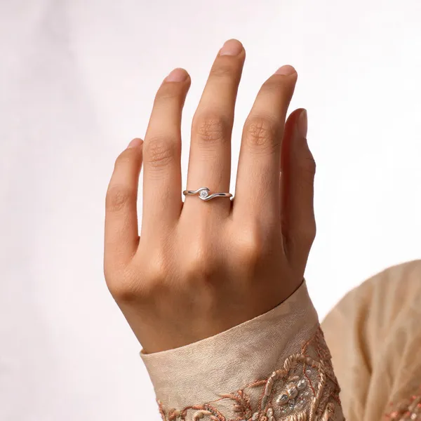 Silver_Tone_Wave_Solitaire_Stone_Ring_For_Women