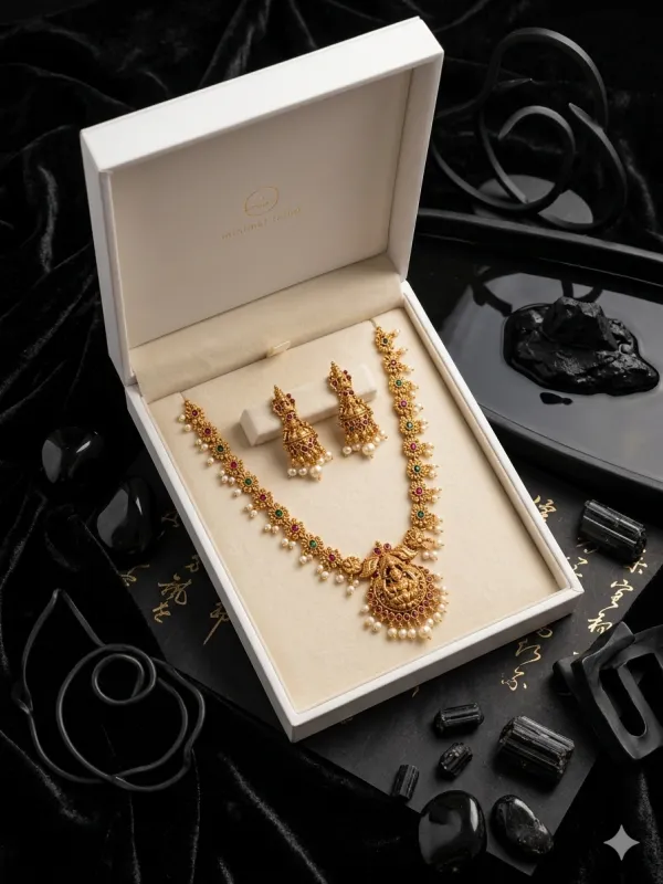 Elegant_Necklace_Set_For_Women