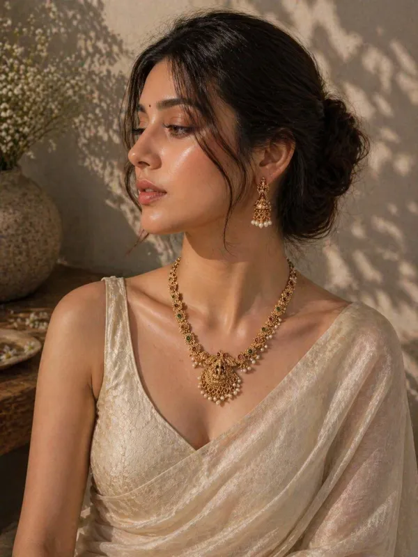 Elegant_Necklace_Set_For_Women