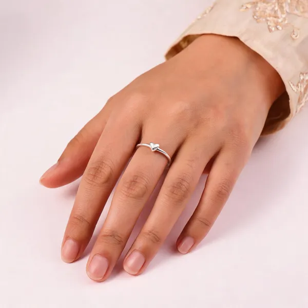 Silver_Tone_Polished_Heart_Design_Ring_For_Women