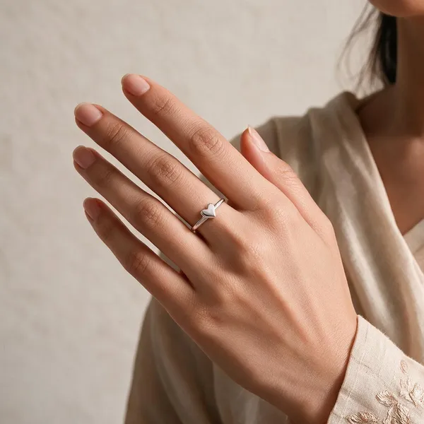 Silver_Tone_Polished_Heart_Design_Ring_For_Women