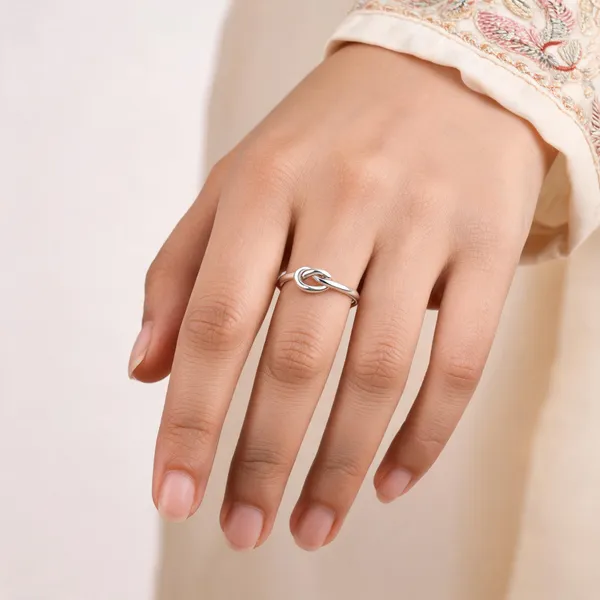 Silver_Tone_Interlocking_Knot_Ring_For_Women