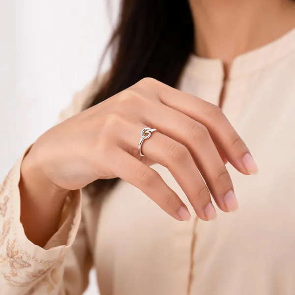 Silver_Tone_Interlocking_Knot_Ring_For_Women
