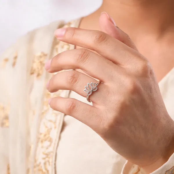 Silver_Tone_Lotus_Motif_Ring_For_Women