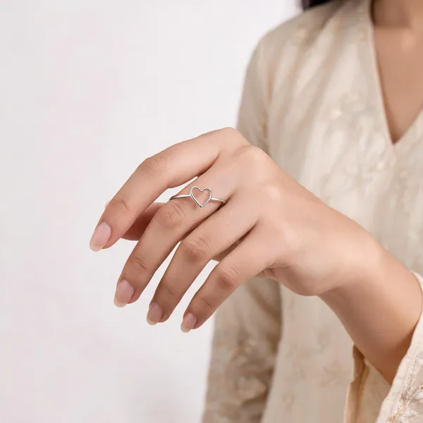 Silver_Tone_Hollow_Heart_Design_Ring_For_Women
