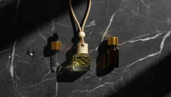 Perfume_Luxury_Car_Hanging_Perfume_Diffuser_Long_Lasting_Premium_Fragrance_Black_Diamond