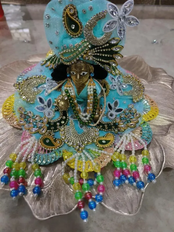 Neel_Mayur_Poshak