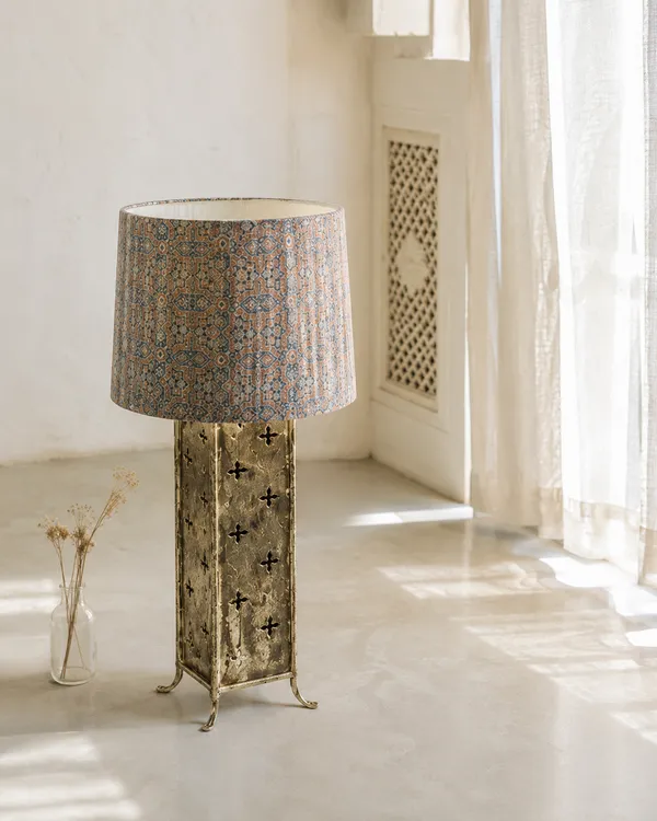 Arka_Table_lamp
