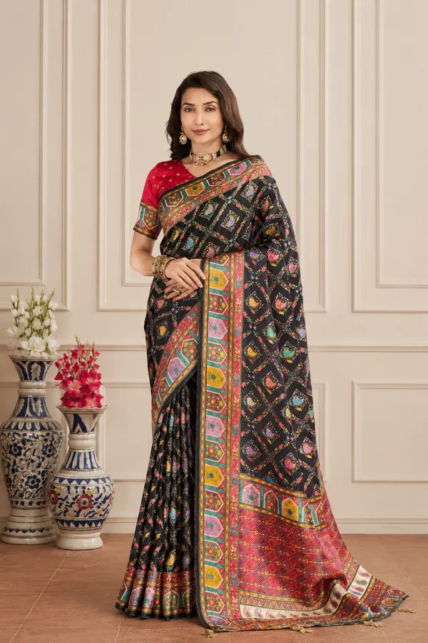 Black_Satin_Silk_Patola_Saree