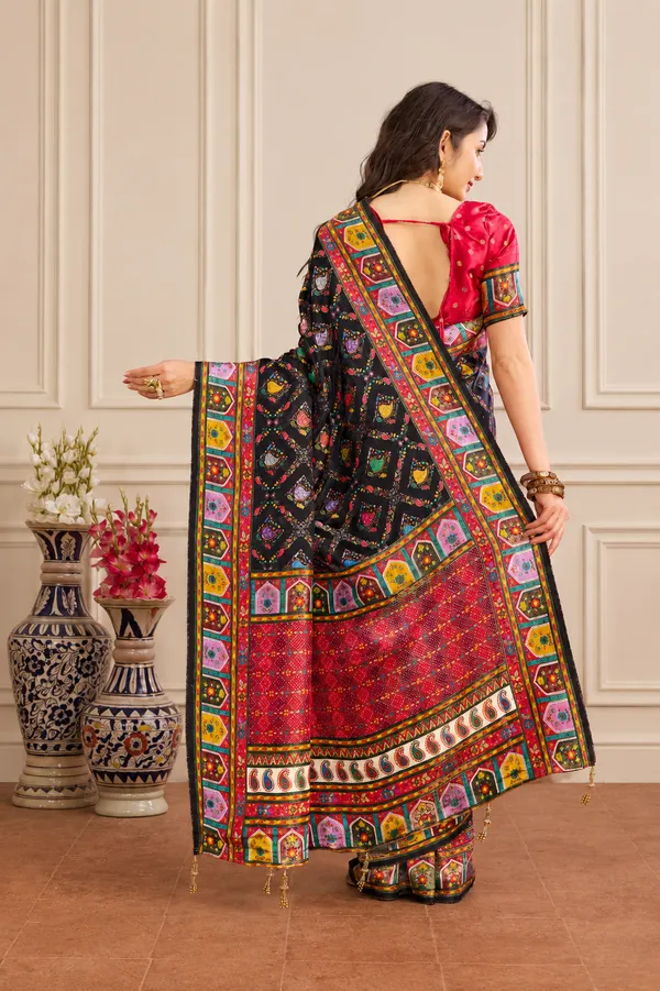 Black_Satin_Silk_Patola_Saree