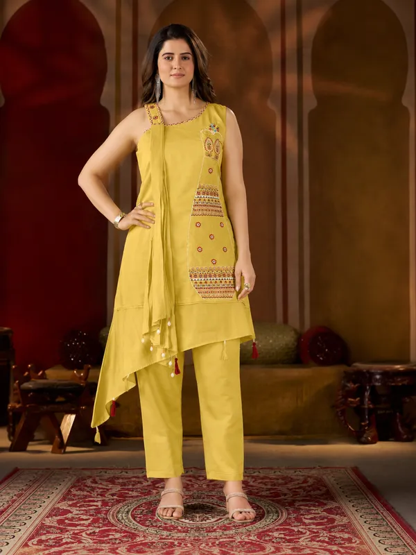 Yellow_Asymmetric_Pure_Cotton_Kutchi_Bharat_Kurta_Pant_Set