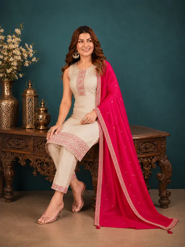 Beige_Shimmer_Silk_Straight_Kurta_Set_With_Contrast_Fuchsia_Pink_Dupatta