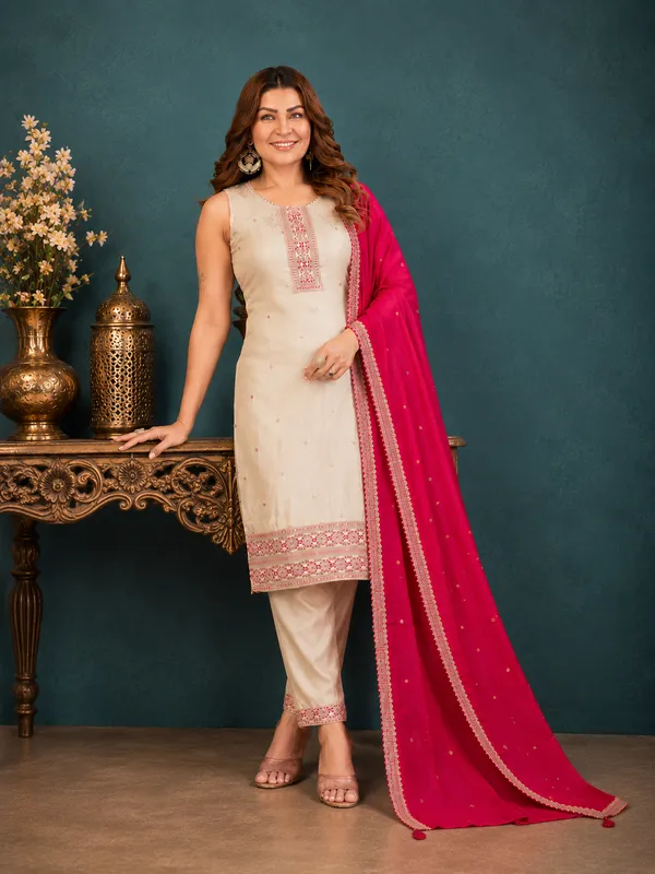 Beige_Shimmer_Silk_Straight_Kurta_Set_With_Contrast_Fuchsia_Pink_Dupatta