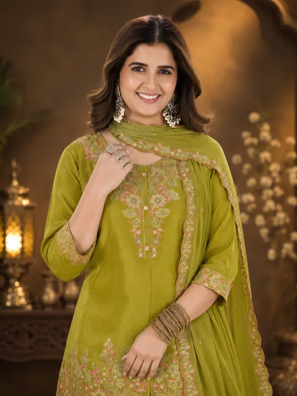 Olive_Green_Natural_Crepe_Embroidered_Kurta_Set_With_Palazzo_And_Scalloped_Dupatta