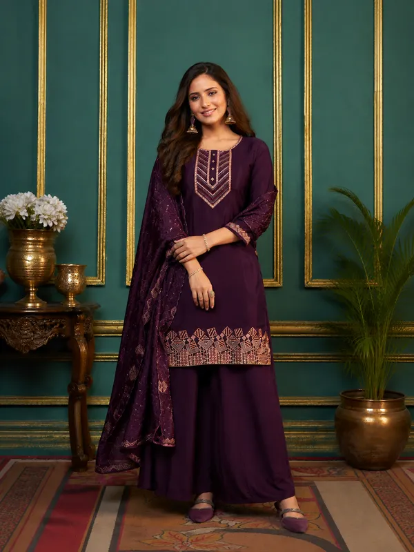 Wine_Purple_Pure_Natural_Crepe_Embroidered_Kurta_Set