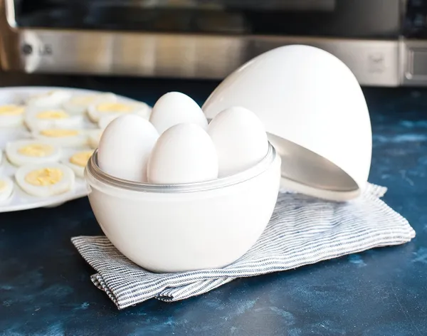 Microwave_Safe_Egg_Boiler_|_4_Egg_Capacity_Cooker_for_Easy_Cooking