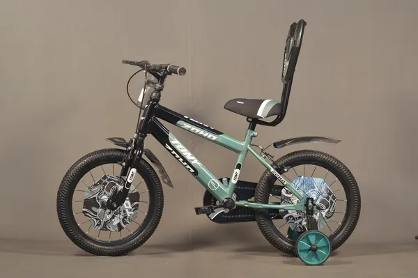 Kids_Bicycle_With_Training_Wheels