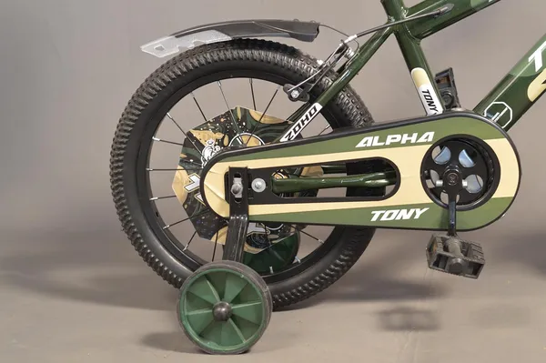 Kids_Bicycle_With_Training_Wheels