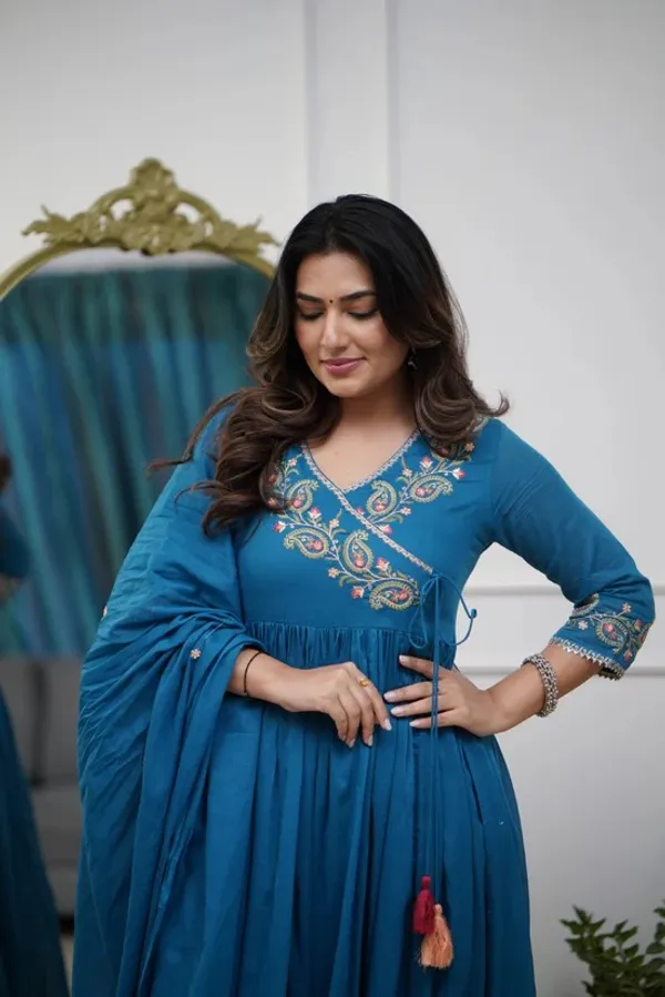 Blue_Georgette_Embroidered_Anarkali_Kurta_Set_For_Women