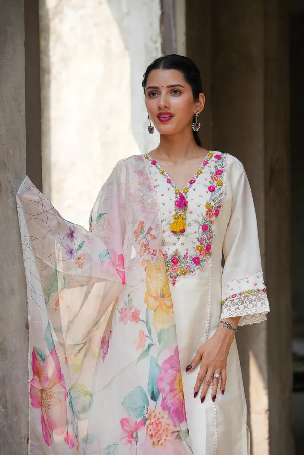 White_Chanderi_Silk_Straight_Embroidered_Kurta_Set_For_Women