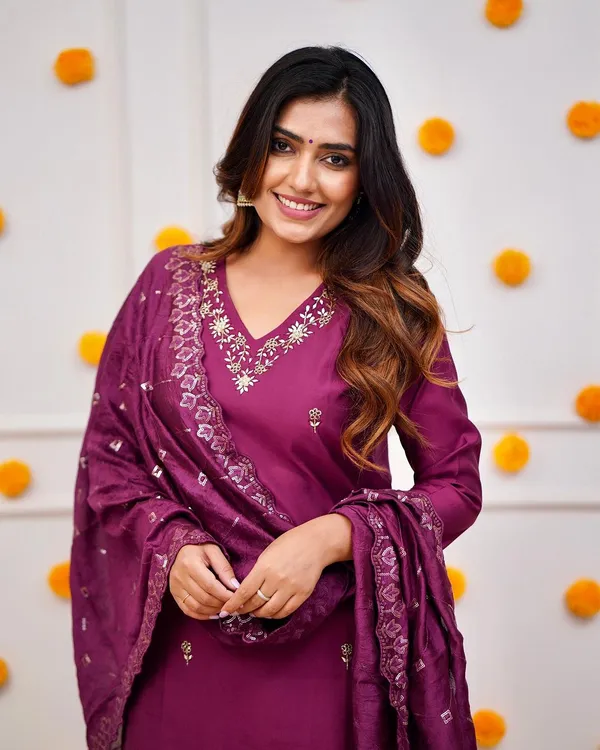 Maroon_Rayon_Slub_Embroidered_Kurta_Palazzo_Set_For_Women