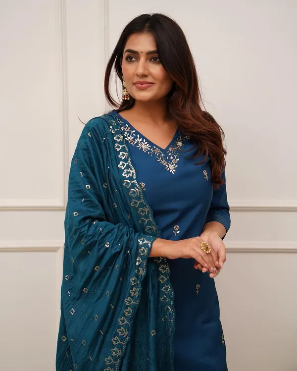 Blue_Rayon_Slub_Embroidered_Straight_Kurta_Set_For_Women