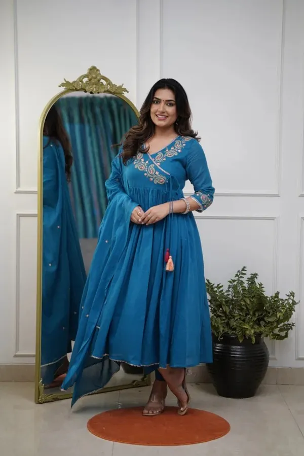Blue_Georgette_Embroidered_Anarkali_Kurta_Set_For_Women