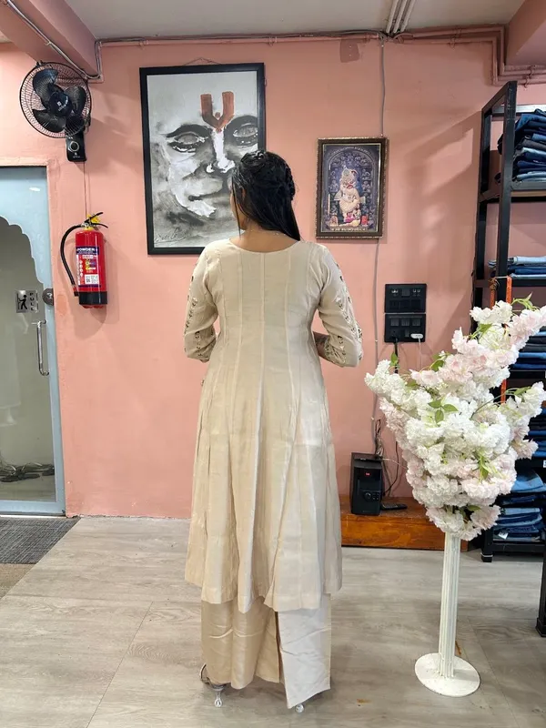 Cream_Chanderi_Silk_Straight_Embroidered_Kurta_Set_For_Women