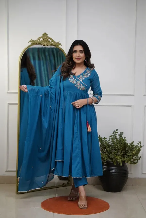 Blue_Georgette_Embroidered_Anarkali_Kurta_Set_For_Women