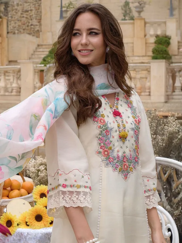 White_Chanderi_Silk_Straight_Embroidered_Kurta_Set_For_Women