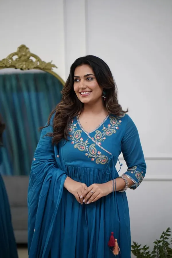 Blue_Georgette_Embroidered_Anarkali_Kurta_Set_For_Women