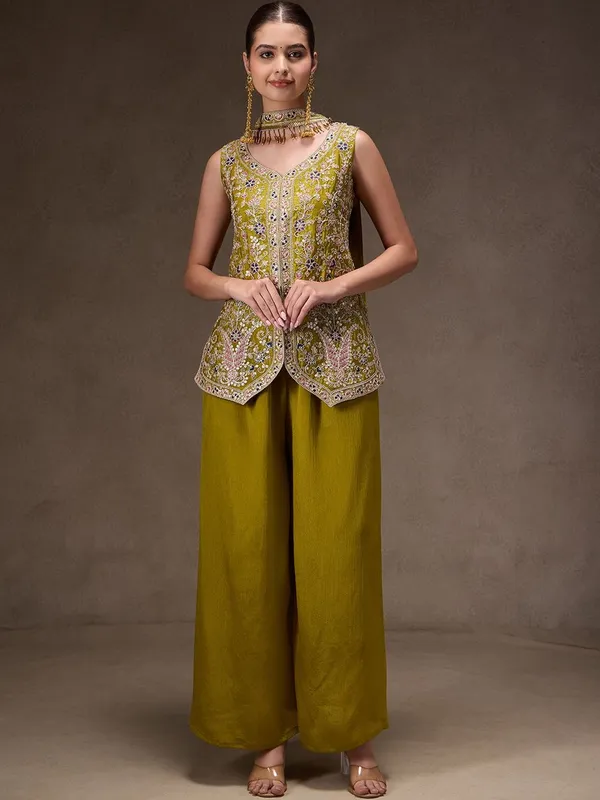 Premium_Embroidery_Ethnic_Wear_Set_Festive_Embroidered_Kurta_Palazzo_Set
