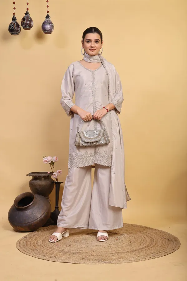 Women’s_Chiku_Ankarkali_Embroidered_Kurta_Set
