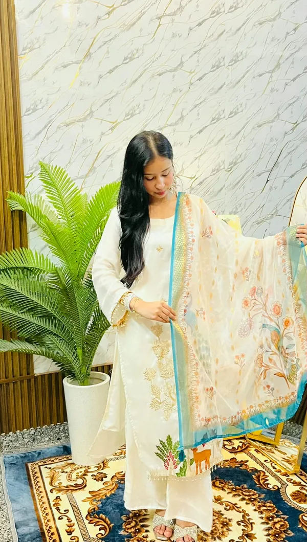 Women’s_Pastel_Green_Embroidered_Kurta_Set