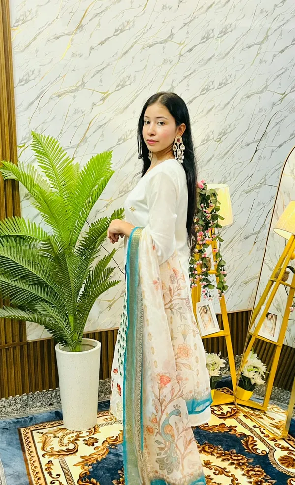 Women’s_Pastel_Green_Embroidered_Kurta_Set