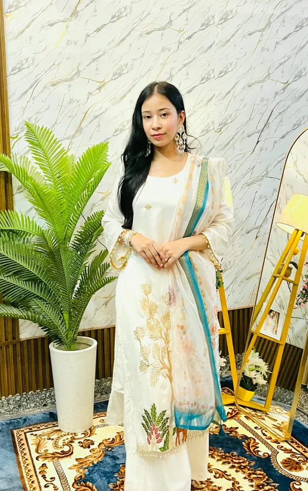 Women’s_Pastel_Green_Embroidered_Kurta_Set
