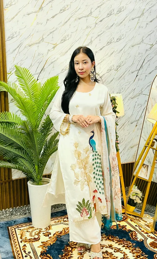Women’s_Pastel_Green_Embroidered_Kurta_Set