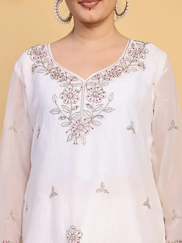 Women’s_Pastel_White__Embroidered_Kurta_Set