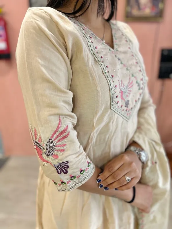 Cream_Chanderi_Silk_Straight_Embroidered_Kurta_Set_For_Women