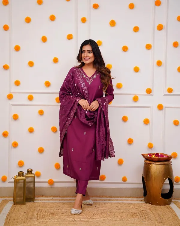 Maroon_Rayon_Slub_Embroidered_Kurta_Palazzo_Set_For_Women