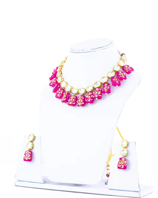 Pink_Kundan_And_Stone_Traditional_Necklace_Set_For_Women