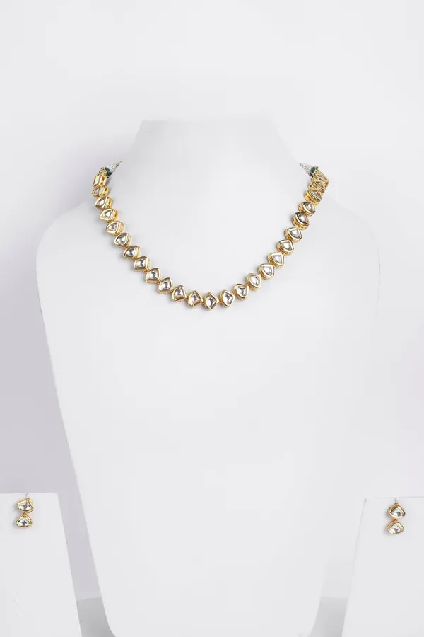 Golden_Kundan_Necklace_Set_For_Women