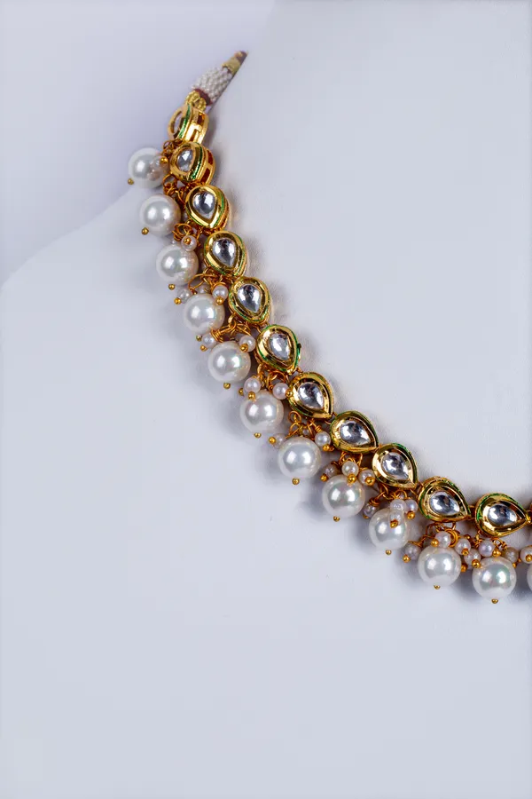 Golden_White_Kundan_Pearl_Necklace_Set_For_Women