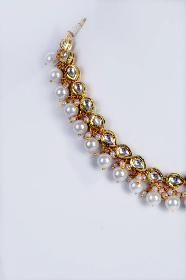 Golden_White_Kundan_Pearl_Necklace_Set_For_Women