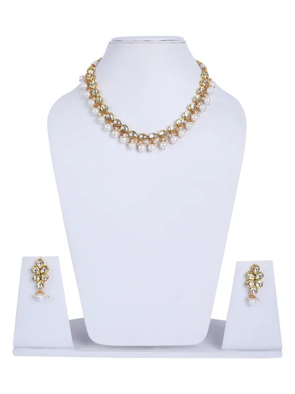 Golden_White_Kundan_Pearl_Necklace_Set_For_Women