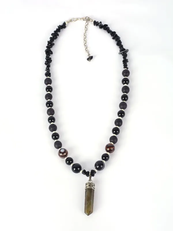 Black_Semi-Precious_Stone_Pendant_Necklace_For_Women
