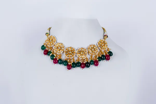 Red_And_Green_Kundan_Floral_Necklace_And_Earrings_Set_For_Women
