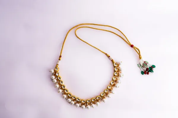 Golden_White_Kundan_Pearl_Necklace_Set_For_Women