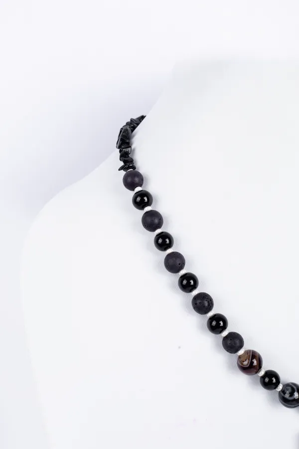 Black_Semi-Precious_Stone_Pendant_Necklace_For_Women