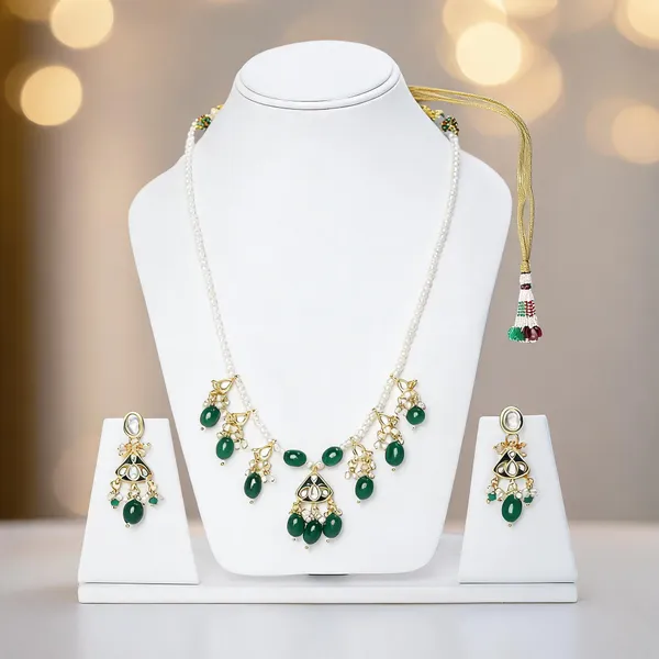 Green_Kundan_Pearl_Necklace_Set_For_Women